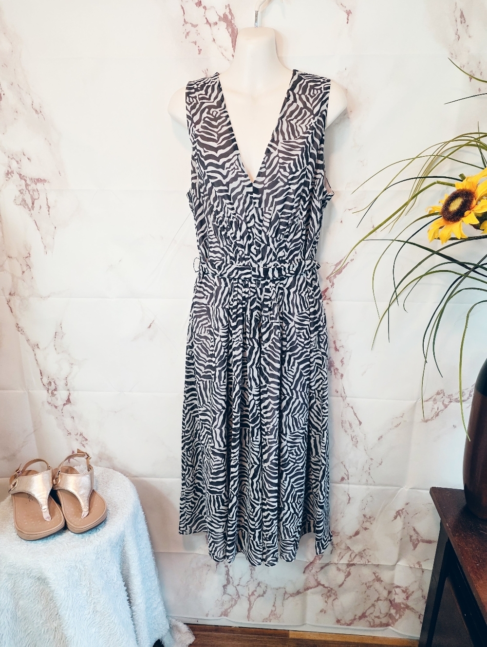 Anne Klein Zebra Print Midi Dress Sleeveless Lined Fit Flare 12 - Picture 2 of 5
